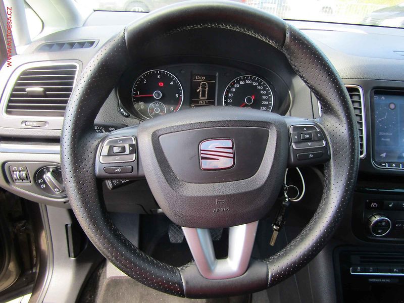 Seat Alhambra (2014) 2.0TDi, Navigace - fotka 18 z 22
