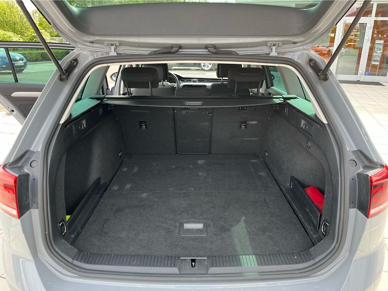 Volkswagen Passat Business 2.0 TDI 110 kW DSG Va - fotka 27 z 28