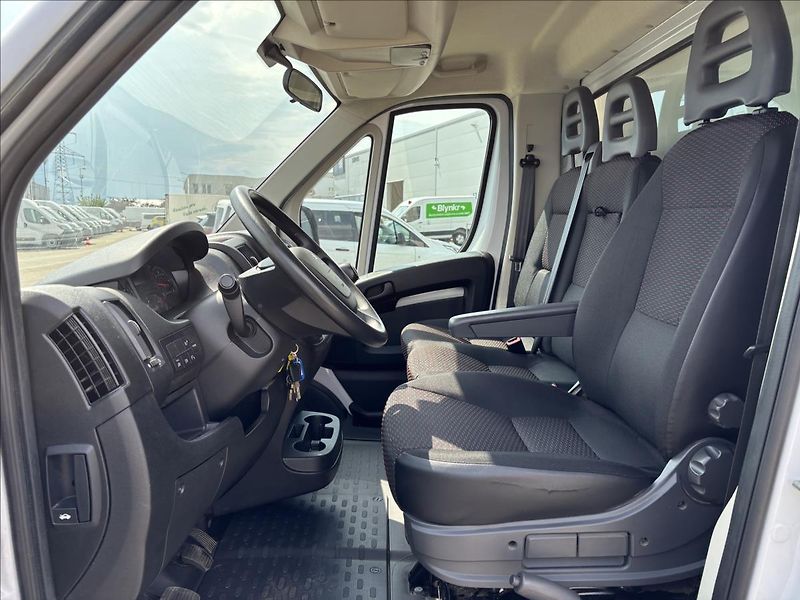 Peugeot Boxer 2,2 BlueHDI 121kW L4 - fotka 15 z 31
