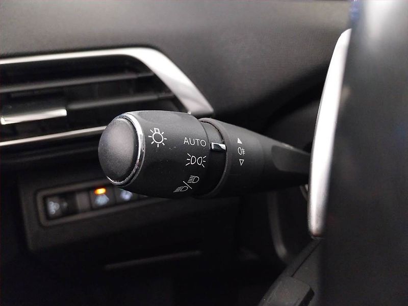 Peugeot 3008 (2021) 1.5 BlueHDi - fotka 22 z 23