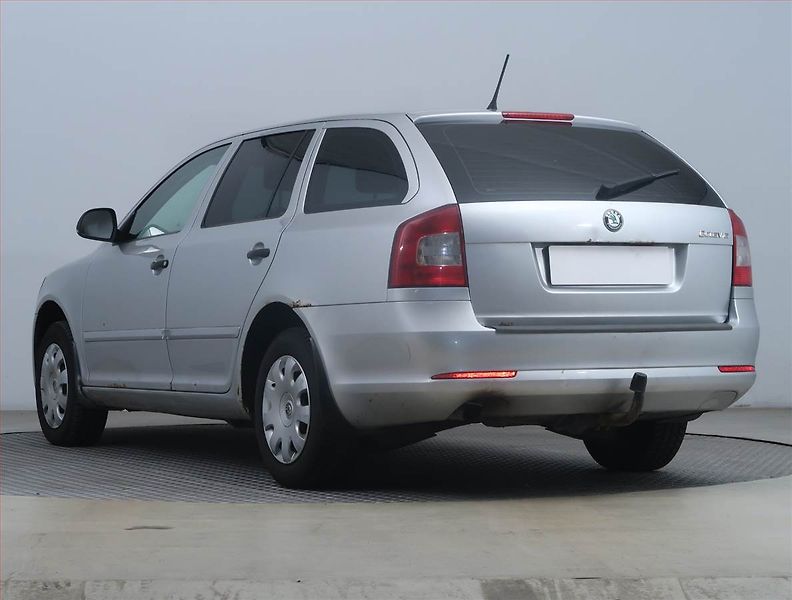Škoda Octavia (2011) Ambiente 1.6 TDI - fotka 4 z 13