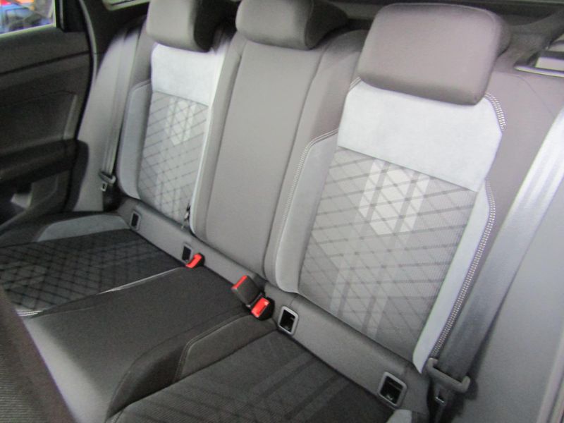 Volkswagen Taigo (2025) R-Line People 1,5 TSI 110 kW 7 - fotka 23 z 30