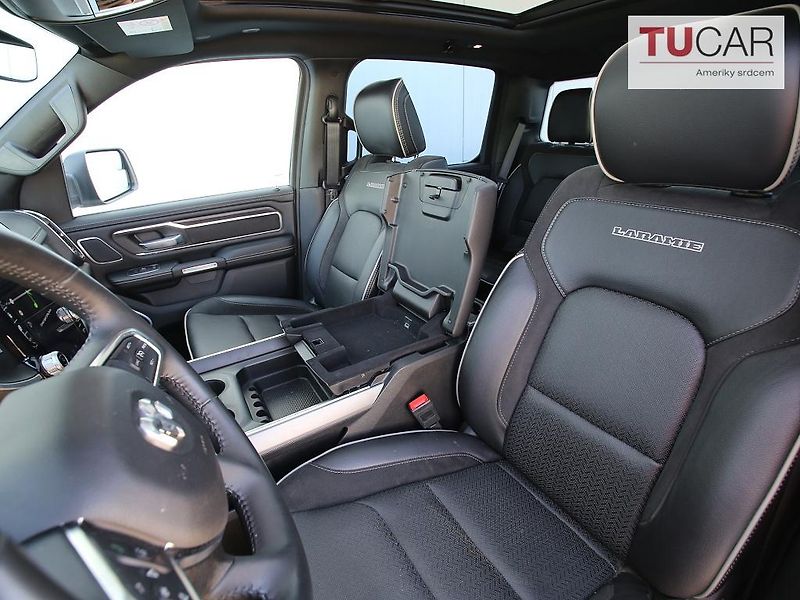 RAM 1500 (2025) Laramie 5.7 V8 HEMI  - fotka 36 z 47
