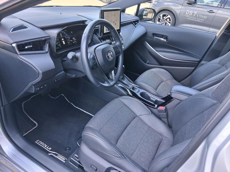 Toyota Corolla STYLE 2.0 Hyb. 144 kW - fotka 10 z 27