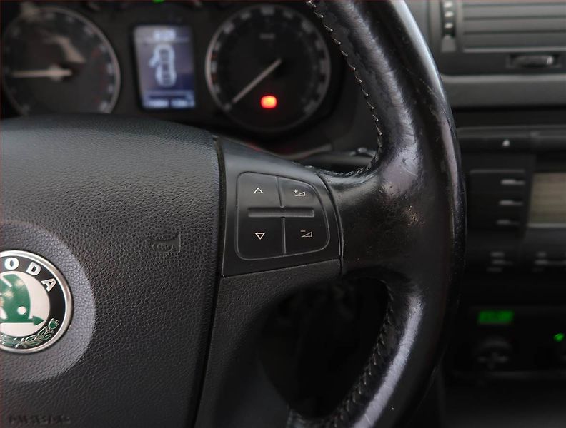 Škoda Octavia (2005) 2.0 TDI, Tempomat - fotka 17 z 19