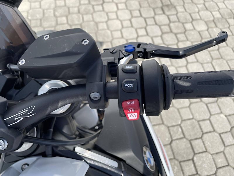 BMW (2026) S 1000 R - fotka 12 z 12