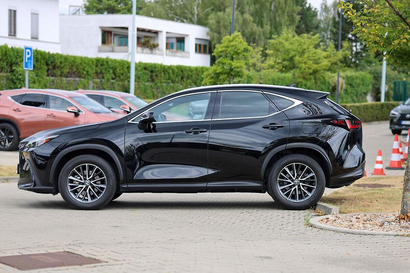 Lexus NX 350h 350h 2,5 HEV COMFORT PLUS - fotka 24 z 24