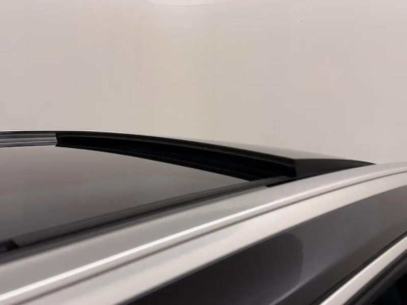 Volvo XC90 2.0D5 173 Aut. R-Desing AWD TZ - fotka 12 z 13