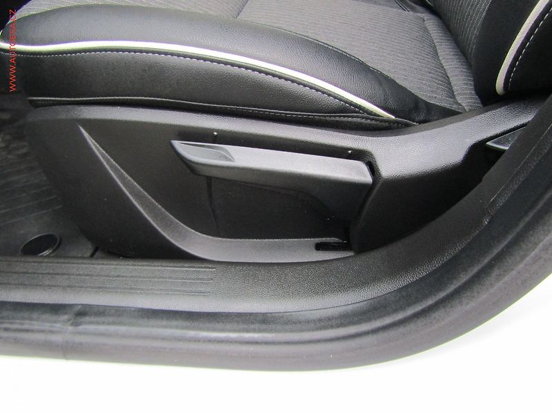 Renault Clio (2023) 1.0 TCe, ČR, LED, navi - fotka 12 z 20