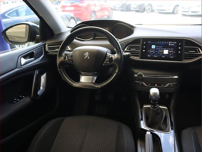 Peugeot 308 (2019) 1.5 BlueHDi, Serv.kniha, Navi - fotka 7 z 20