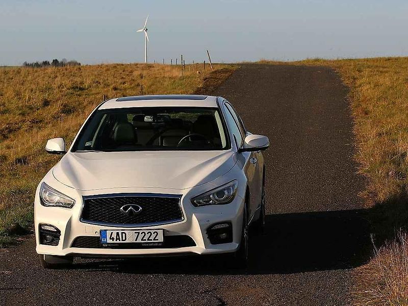 Infiniti Q50S Hybrid AWD.