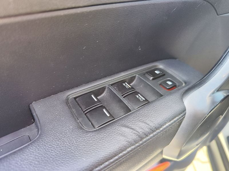 Honda CR-V 2.2 i-CDTI/Executive ČR 1.Maji - fotka 23 z 25