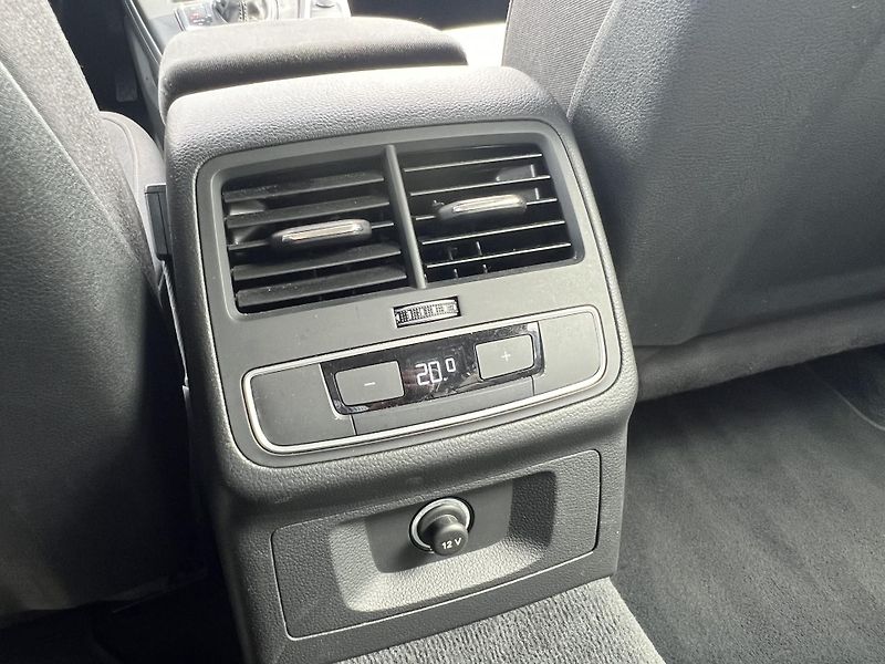 Audi A4 Avant (2022) 2.0 TDI - fotka 21 z 33