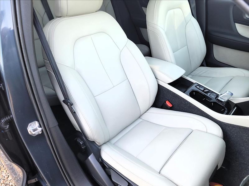 Volvo XC40 zálohováno - fotka 11 z 49