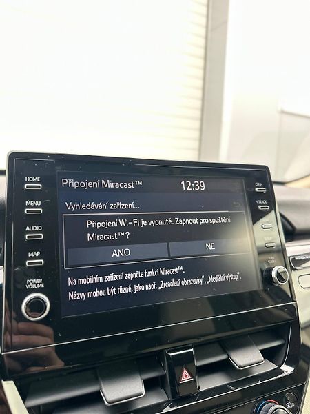 Toyota Camry (2021) 2.5 HEV EXECUTIVE AUTOMAT - fotka 29 z 37