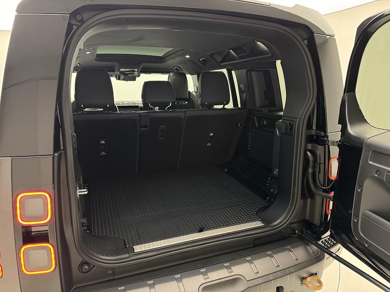 Land Rover Defender OCTA P635  - fotka 5 z 75