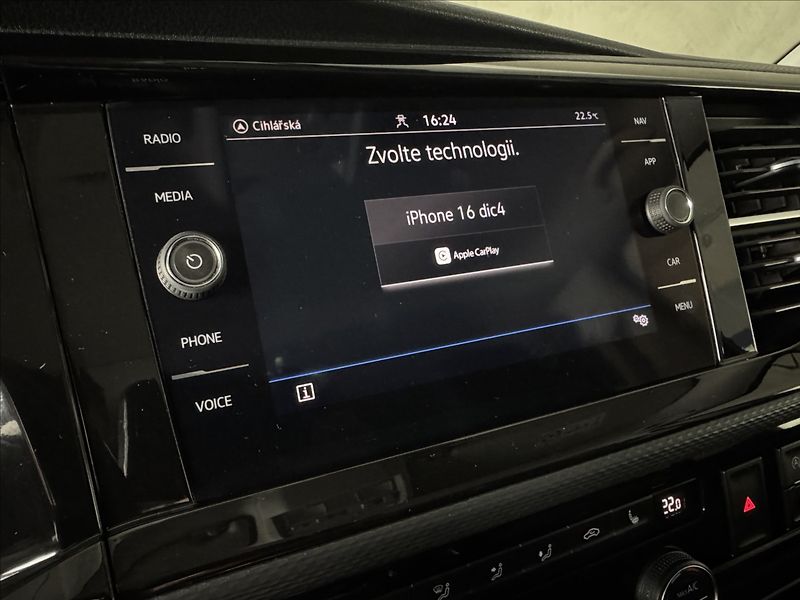 Volkswagen Multivan 2,0 TDi  DSG 4x4 BULLI Webasto - fotka 33 z 41