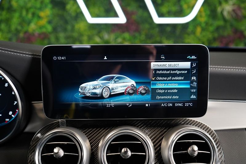 Mercedes-Benz Třídy C (2022) 63s*AMG*CERAMIC*HUD*CARBON*360 - fotka 38 z 44