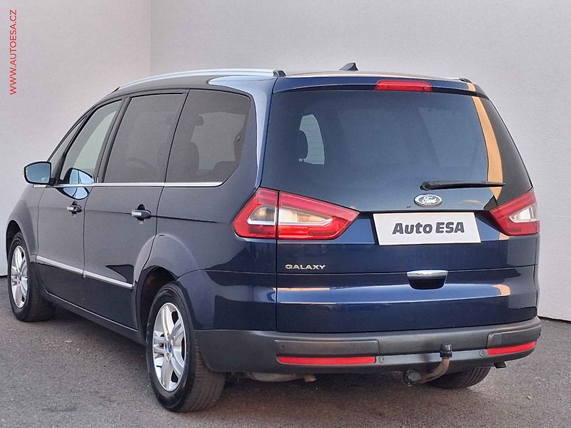 Ford Galaxy (2011) 2.2 TDCi, Titanium, TZ - fotka 6 z 17