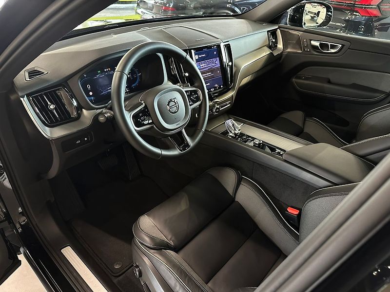 Volvo XC60 T8 PLUS Black Edition, 360°,HK - fotka 13 z 34