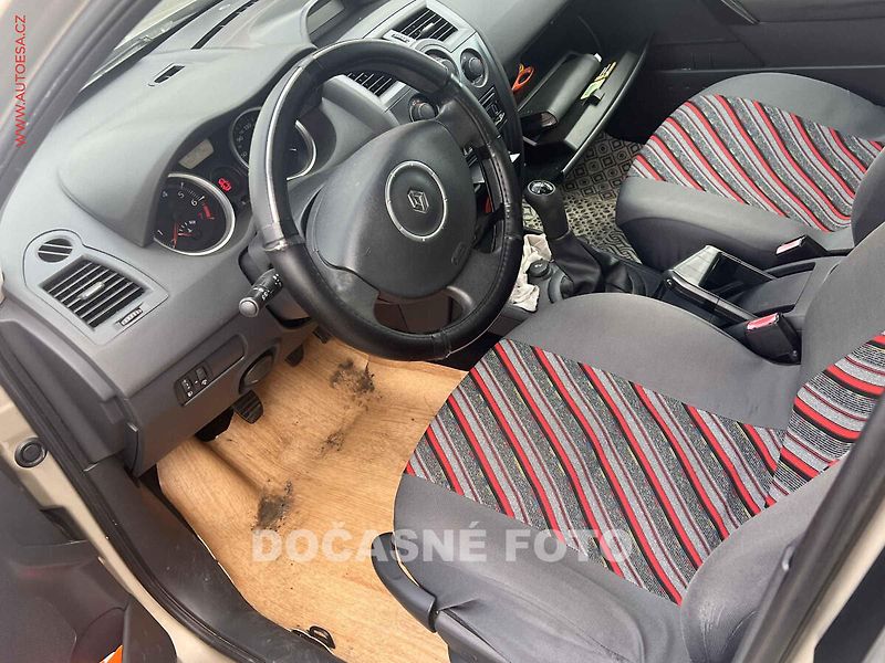 Renault Mégane (2008) 1.6 16V, ČR, AC, park.asist - fotka 3 z 3