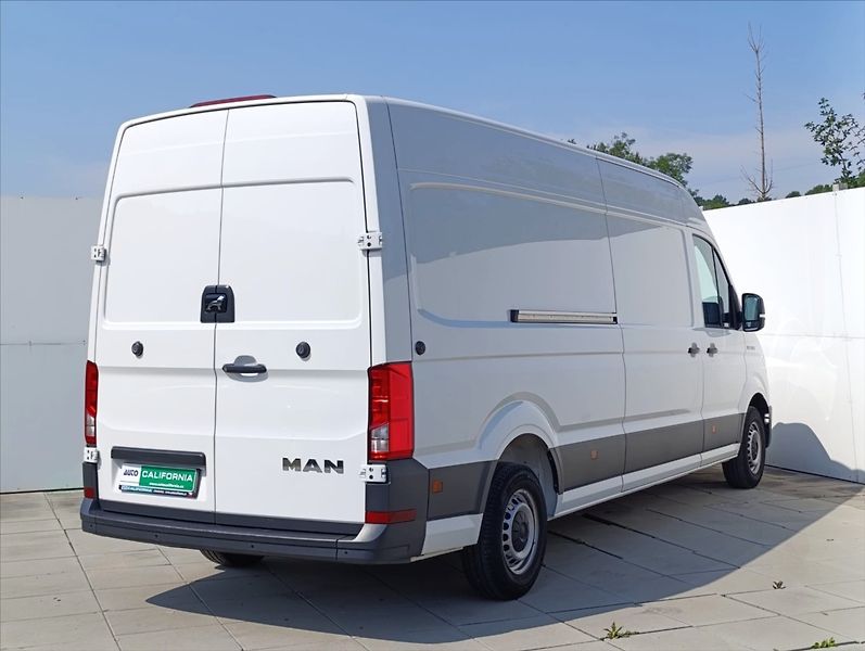 Volkswagen Crafter 2,0 TDi L4H3 Klima LED 1maj.ČR - fotka 7 z 32