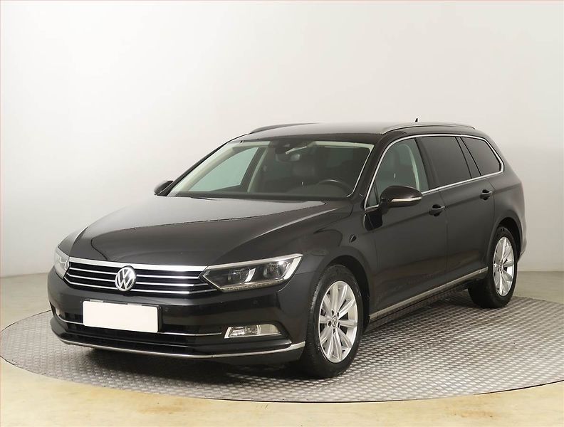 Volkswagen Passat (2019) Highline 2.0 TDI, Automat - fotka 2 z 22