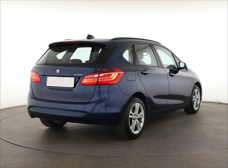 BMW X1 (2012) sDrive20i, Automat, Tempomat - fotka 5 z 16