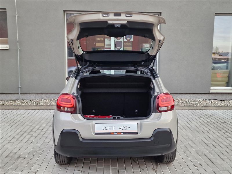 Citroën C3 1.2 PureTech Feel,ČR,1.Maj. - fotka 38 z 47