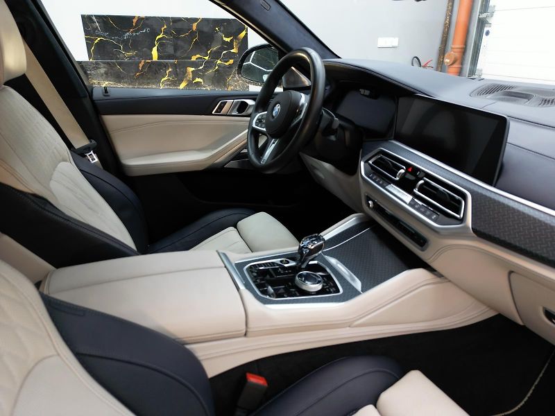 BMW X6 (2021) BMW X6, xDrive40i MAX VÝBAVA!! - fotka 11 z 13
