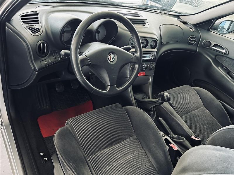 Alfa Romeo 156 2,0   16V TWIN SPARK 114kW,ČR - fotka 7 z 17