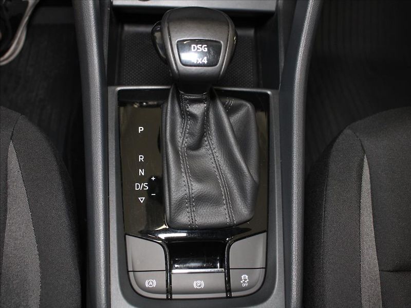 Škoda Karoq 2,0 TDi 110kW DSG 4x4 TZ 62tkm - fotka 21 z 24
