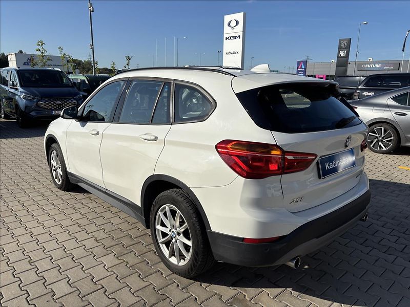 BMW X1 2,0 xDrive 18d 110kW - fotka 3 z 43