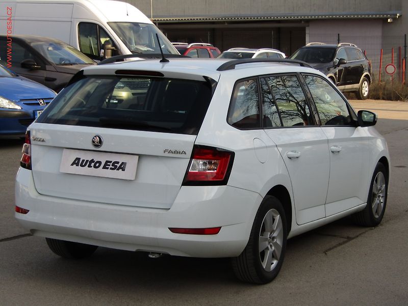 Škoda Fabia (2019) 1.0 TSi, ČR, Ambition, STK2 - fotka 4 z 15
