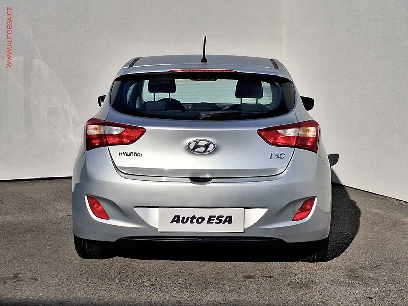 Hyundai i30 (2013) 1.4 i, 1.maj,ČR, AC, tempo - fotka 5 z 13