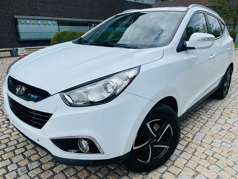Hyundai ix35 2.0i 4x4 1MAJIITEL KAMER TAŽNÉ - fotka 3 z 46