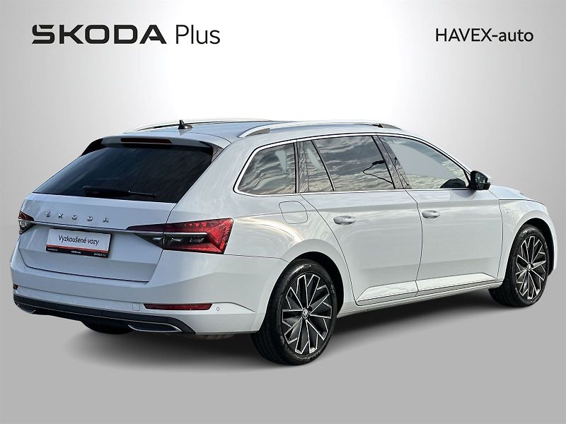 Škoda Superb (2023) Combi 2.0 TSI DSG L&K - fotka 2 z 38
