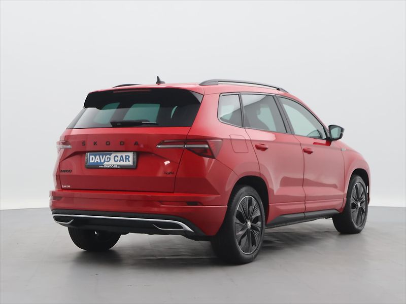 Škoda Karoq 2,0 TSI 140kW DSG CZ Sportline - fotka 7 z 33