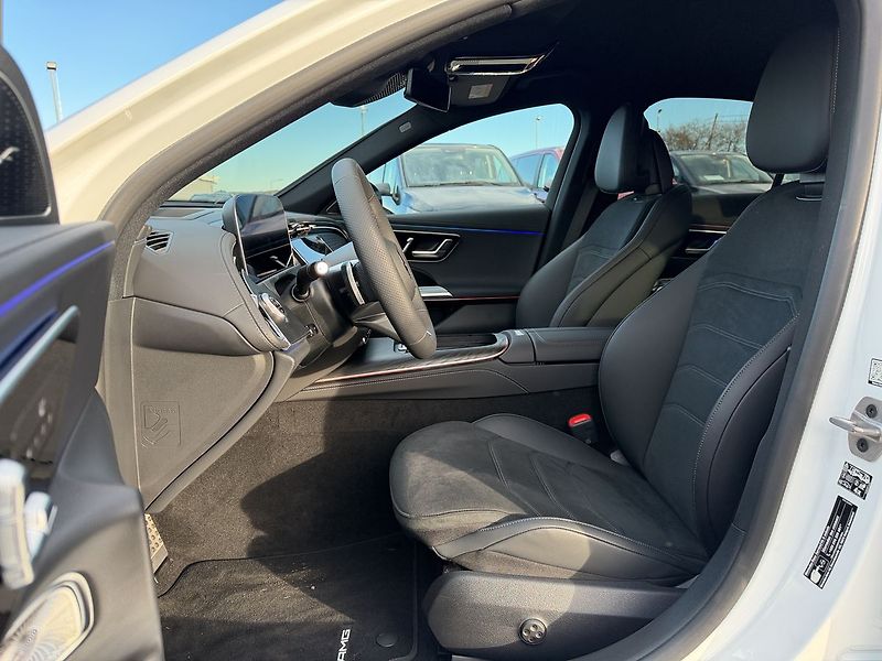 Mercedes-Benz Třídy E E 220 d 4MATIC - fotka 15 z 35