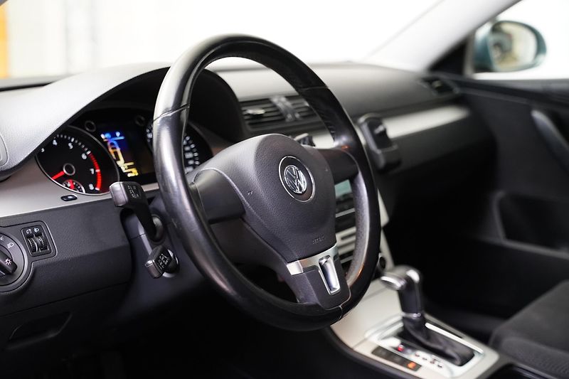 Volkswagen Passat - fotka 14 z 23