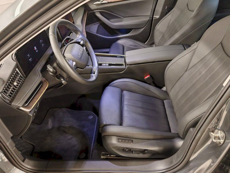 Škoda Superb (2025) iV 1.5 TSI 150 kW DSG L&K - fotka 24 z 33