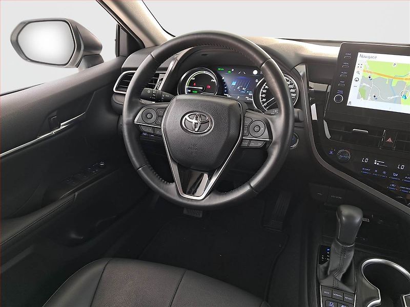 Toyota Camry (2023) Executive 2.5 Hybrid - fotka 7 z 19