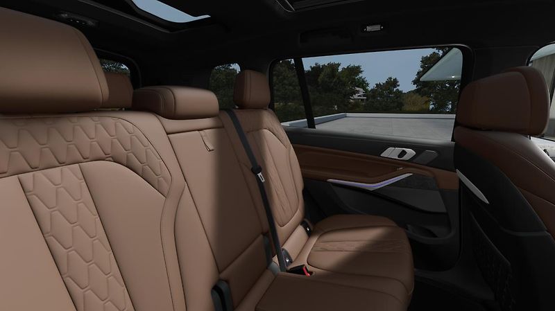 BMW X7 xDrive40d - fotka 12 z 14