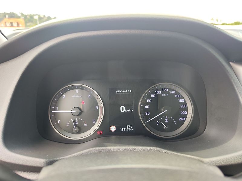 Hyundai Tucson 2.0 CRDI/100kW Style 4x4 - fotka 18 z 36