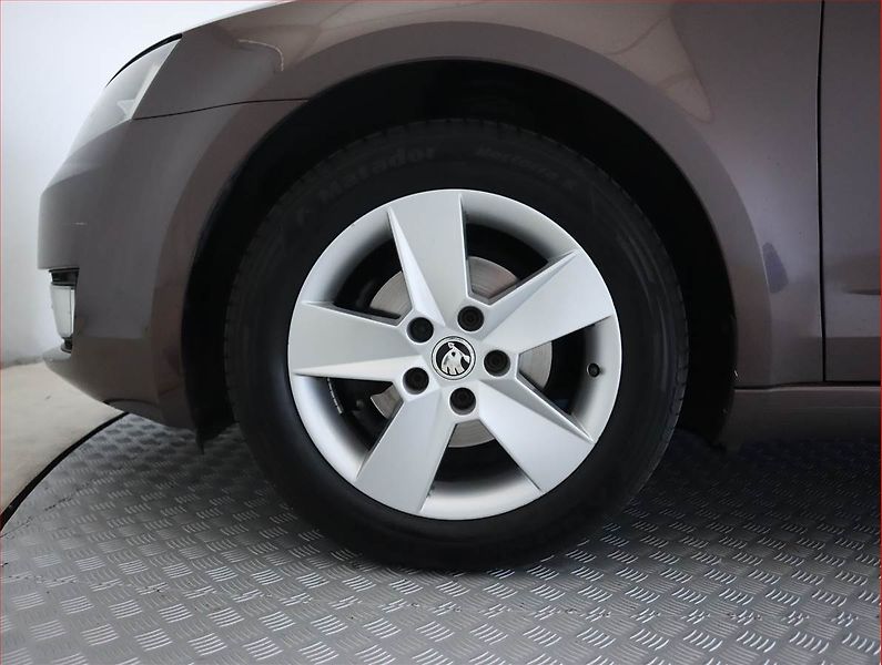 Škoda Octavia (2014) Ambition 1.6 TDI, Serv.kniha - fotka 15 z 18