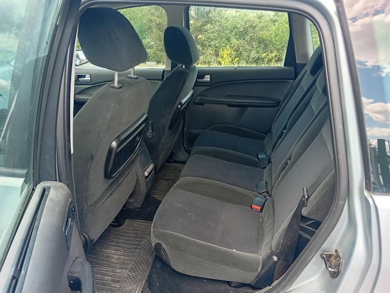 Ford C-MAX 1.6i Ghia, koupeno v ČR - fotka 16 z 23