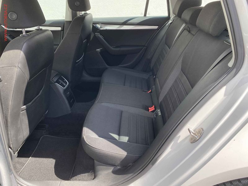 Škoda Octavia (2018) 1.6 TDi, ČR, servis.kniha - fotka 10 z 17
