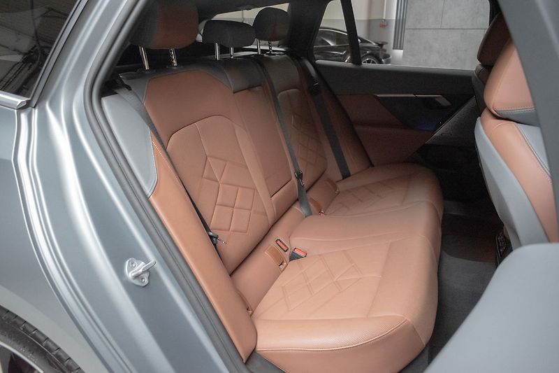 BMW Řada 5 540d xDrive ///M*HK*ČR*ZÁRUKA - fotka 13 z 55