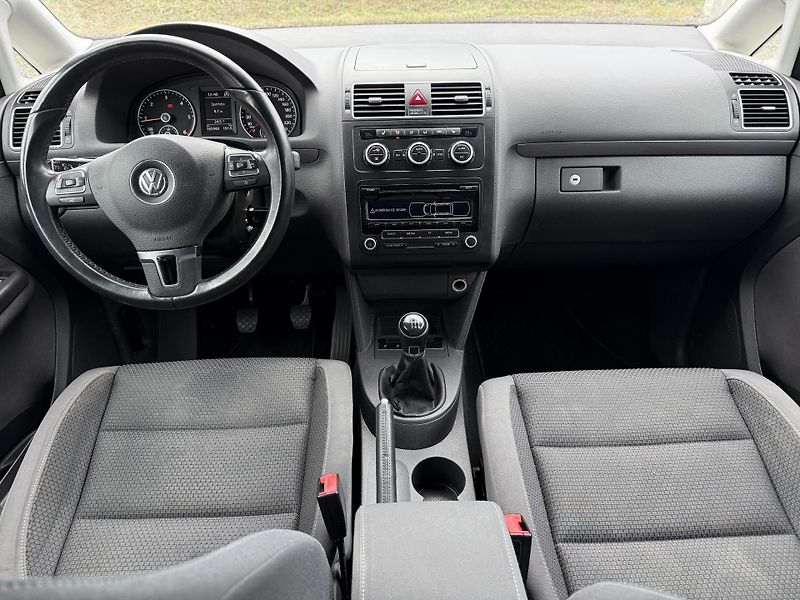 Volkswagen Touran - fotka 9 z 22