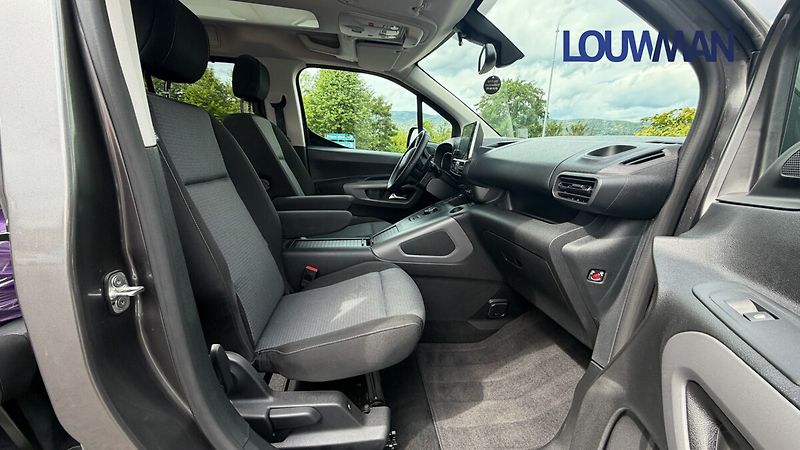 Toyota ProAce City Verso 1.2T 8AT FAMILY COMFORT - fotka 15 z 26